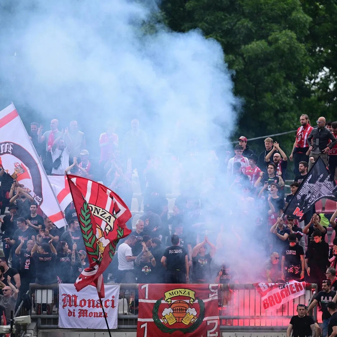 Soccer Football - Serie A - Monza v Atalanta - U-Power Stadium, Monza, Italy - May 4, 2025 Monza fans during the match REUTERS/Daniele Mascolo