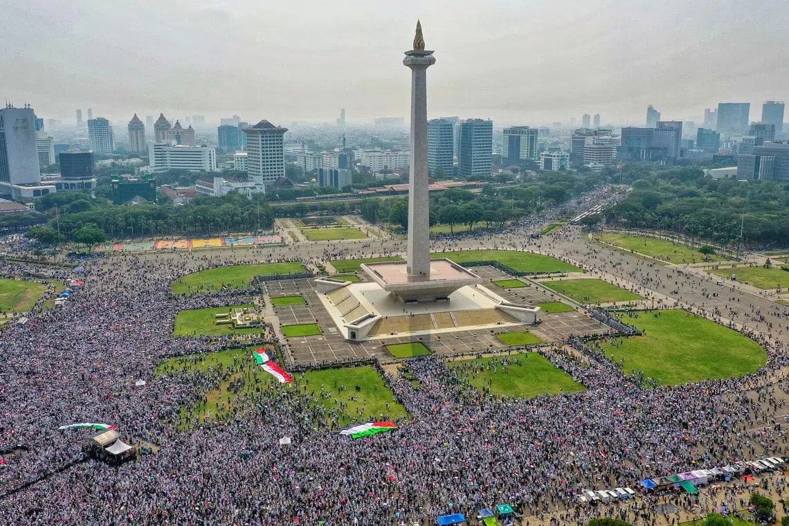 A rally held to express solidarity with Palestinians at the National Monument in Jakarta on Nov 5.