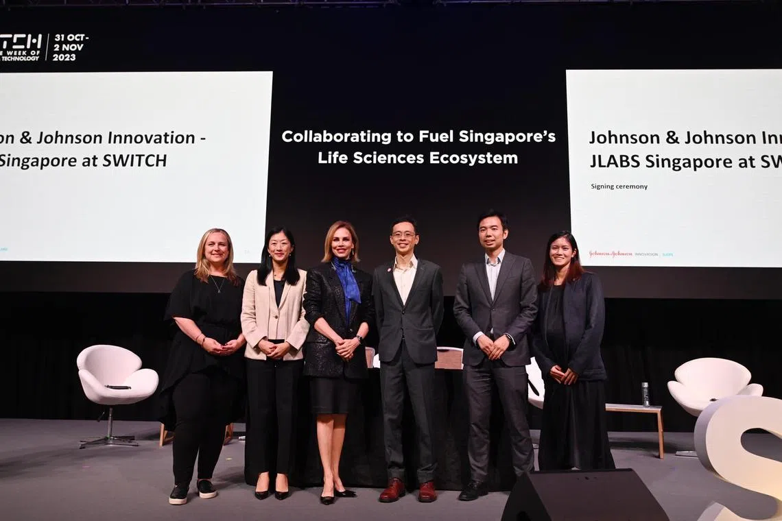 Signing of Memorandum of Understanding between Johnson & Johnson Innovation and Singapore Economic Development Board during the Singapore Week of Innovation and Technology on Oct 30. 

(From left) Erika Kula, Global Head of Strategic Partnership at Johnson and Johnson, JLABS; Sharon Chan, Vice-President of JLABS Asia Pacific, Johnson and Johnson; Melinda Richter, Global Head of Johnson and Johnson-JLABS; Choo Heng Tong, Executive Vice-President, Singapore Economic Development Board; Lee Chee How, Assistant Vice President, Healthcare at Singapore Economic Development Board; and Eleanor Low, Senior Head at Singapore Economic Development Board. 

ST PHOTO: AZMI ATHNI