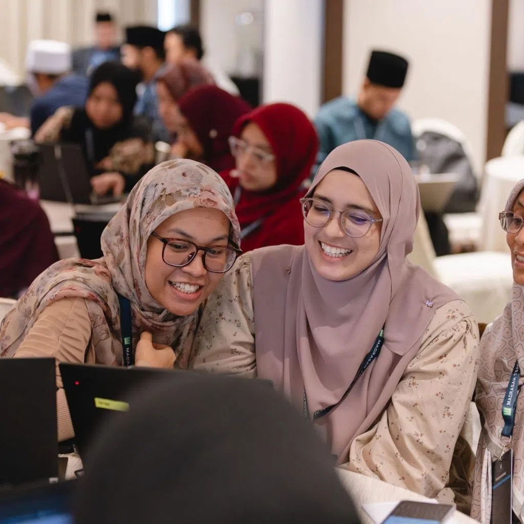 Participants collaborating during the Madrasah Teachers’ Symposium held on Nov 25, 2025, which featured workshops on using digital tools in teaching.