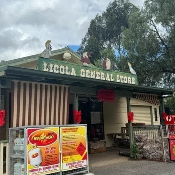 Licola consists of a couple of weatherboard buildings, a general store, a caravan park and a petrol station. 