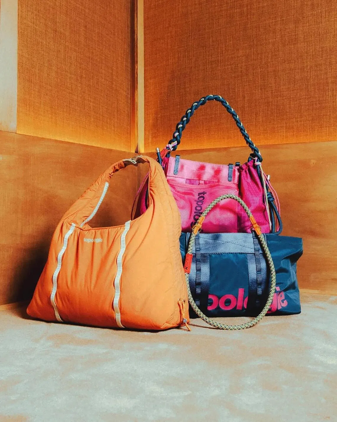 Topologie’s tote bags from the Spring/Summer 2026 edition.