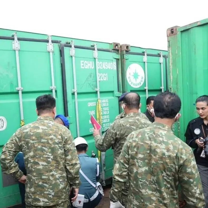 Chief of Staff of the Indonesian Military (TNI) inspectING evidence of rare earth element (REE) and radioactive mineral smuggling foiled by the Navy in Batam, Riau Islands.