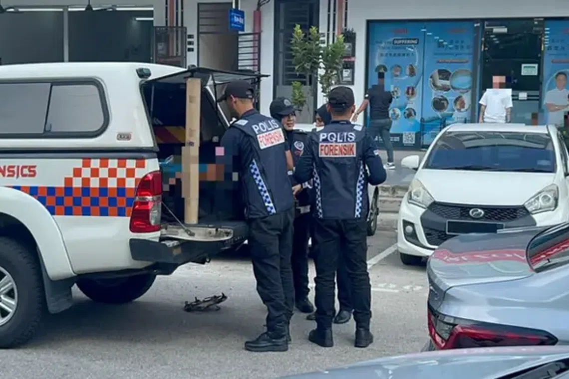 The victim and his friends were having lunch in front of a restaurant before he was shot.