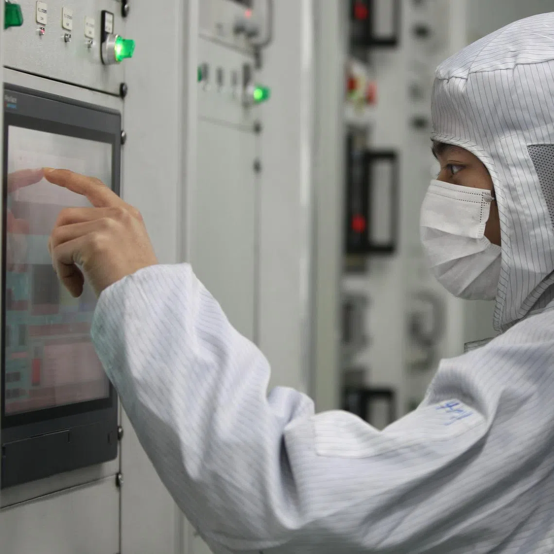 Nanofilm Technologies closed on July 25 at 78 cents, up over 16 per cent through the week. This was despite mixed reviews from investors and analysts on its stock.