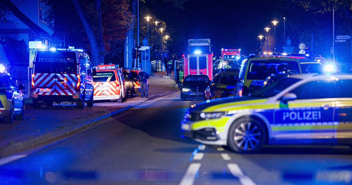 Car ramming in northern Germany injures several; suspects remain at large