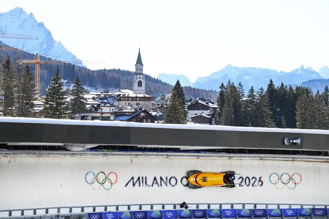 Milano Cortina 2026 Olympics - Bobsleigh - Women's Monobob Heat 1 - Cortina Sliding Centre, Cortina d'Ampezzo, Italy - February 15, 2026. Laura Nolte of Germany in action during heat 1 REUTERS/Annegret Hilse