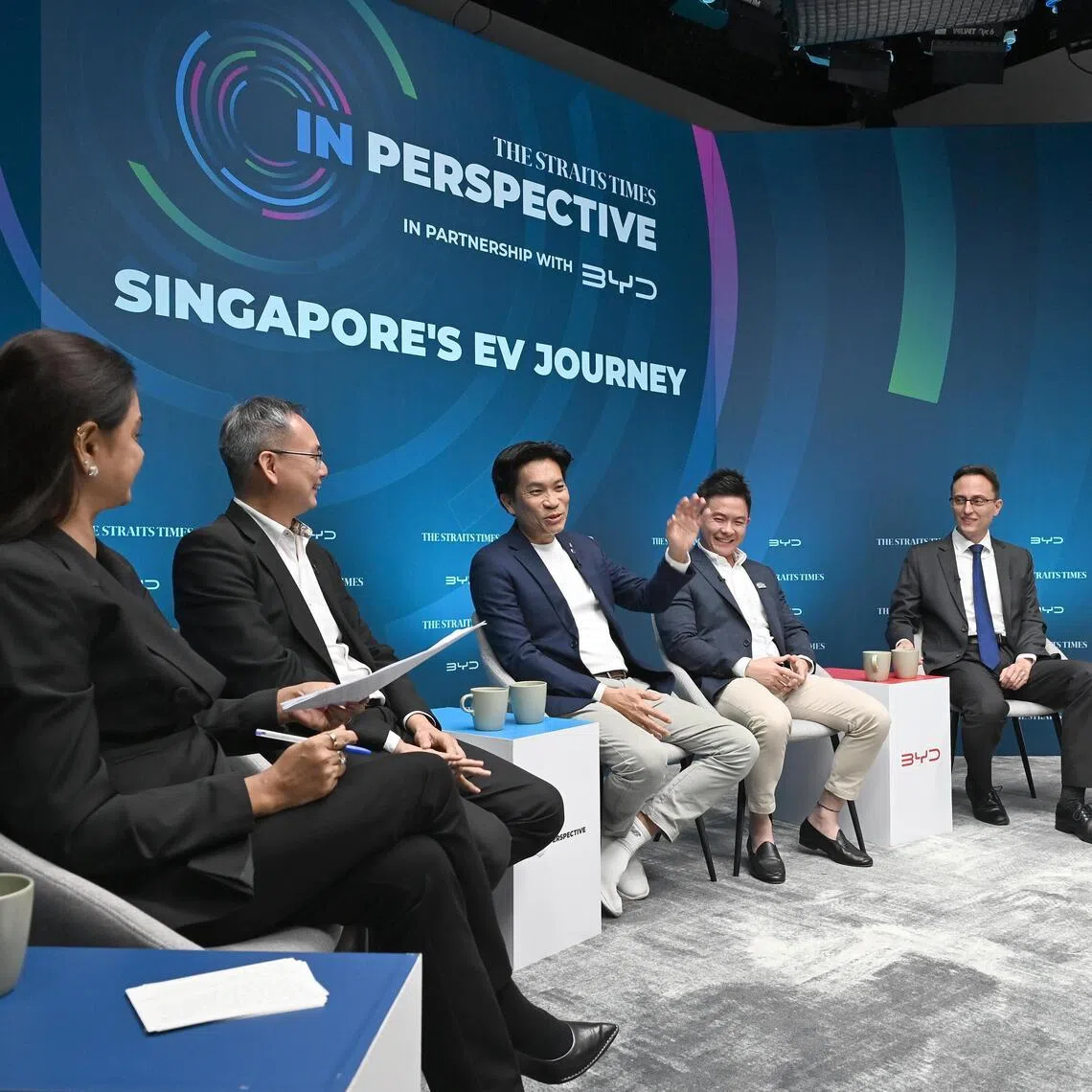 The panellists at ST’s In Perspective roundtable: moderator Shefali Rekhi; LTA deputy chief executive of technology Lam Wee Shann; BYD managing director James Ng; Sgcarmart editor Julian Kho; TUMCREATE principal scientist Tobias Massier; and EV ecosystem platform VoltBridge’s opportunity catalyst Tyron Tan.