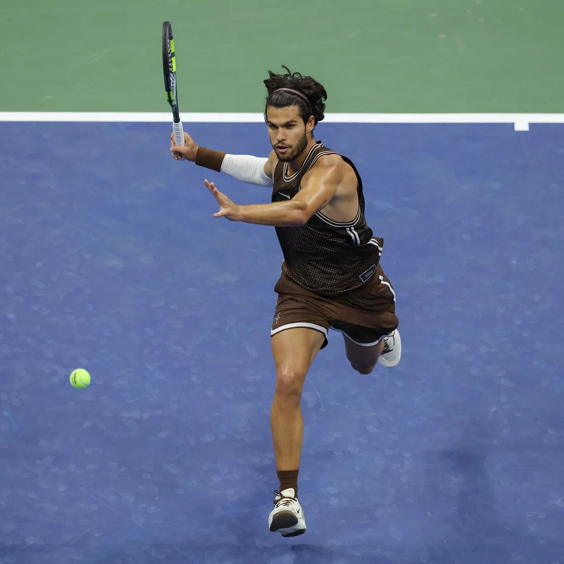 epa13208268 Carlos Alcaraz of Spain in action against Jaime Faria of Portugal during their Men’s Singles second match at the US Open Tennis Championships in Flushing Meadows, New York, USA, 02 September 2026.  EPA/BRIAN HIRSCHFELD