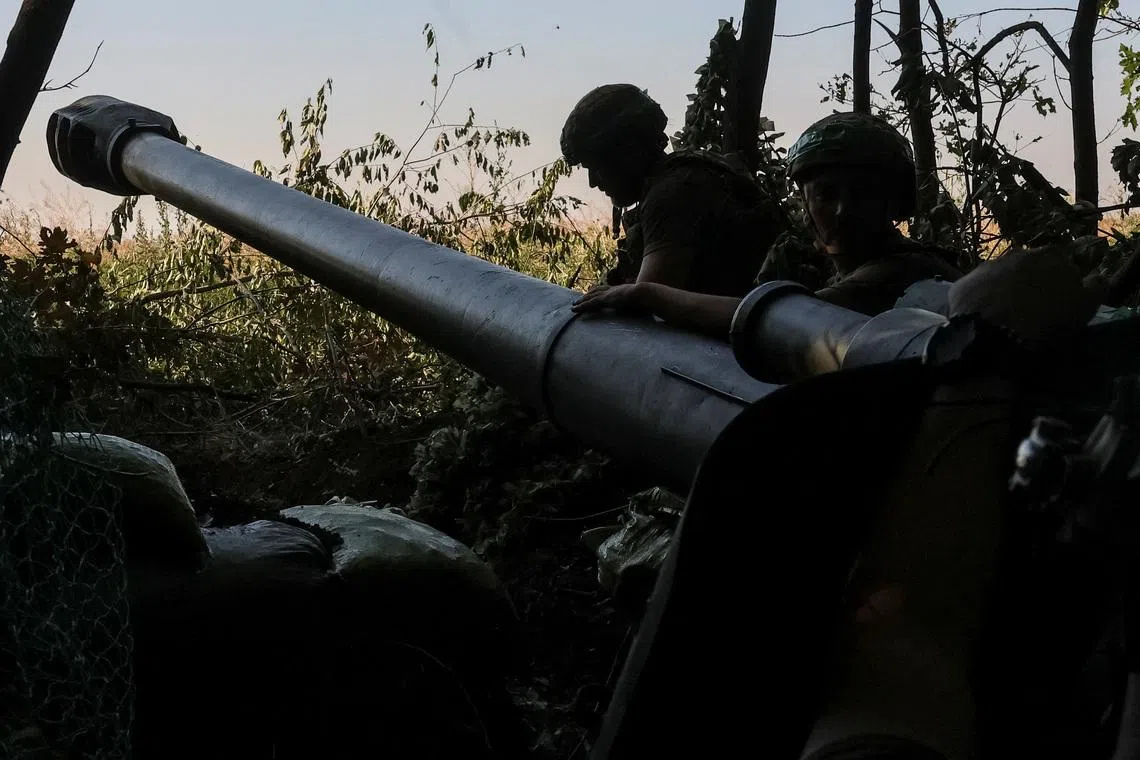 Servicemen of the 15th 'Kara-Dag' Brigade of the Operational Assignment of the National Guard of Ukraine prepare to fire a 152 mm howitzer 2A65 Msta-B towards Russian troops, amid Russia's attack on Ukraine, at a position near the frontline town of Dobropillia, in Donetsk region, Ukraine July 8, 2026. REUTERS/Anatolii Stepanov