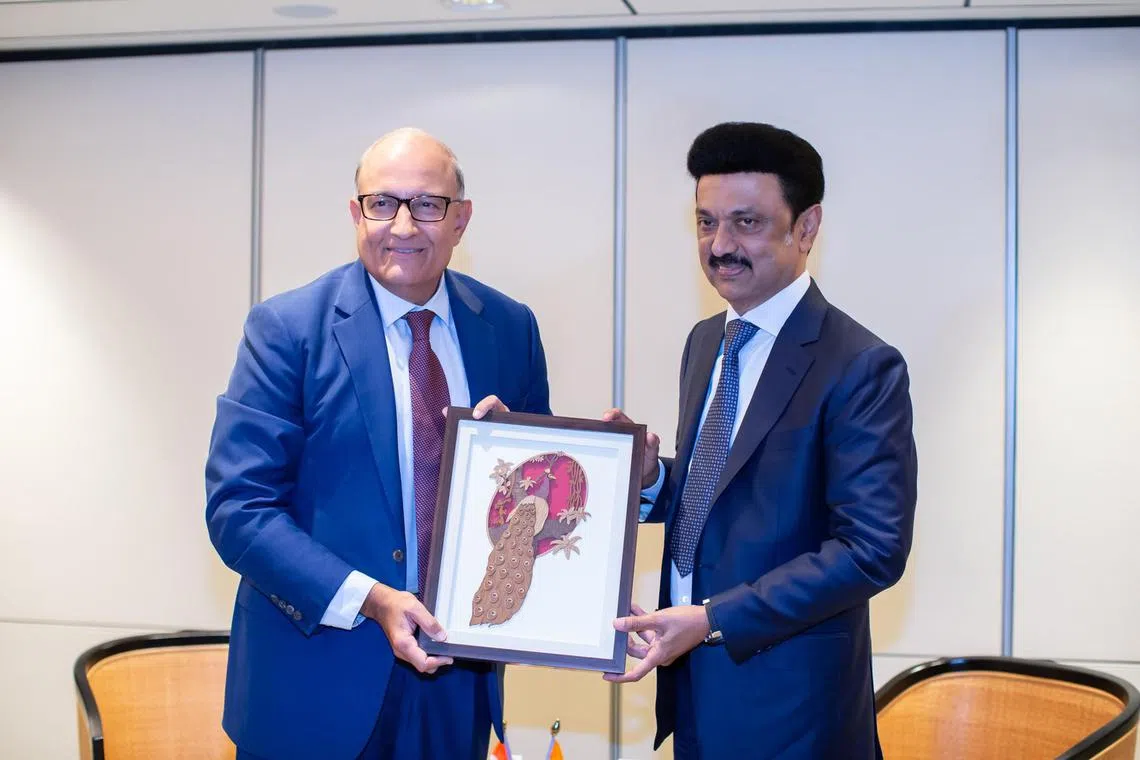 rmbiz24 -  Tamil Nadu Chief Minister MK Stalin met Minister-in-charge of Trade Relations S Iswaran in Singapore on Wednesday (May 24) during an investment conclave organised by the Singapore Indian Chamber of Commerce and Industry (SICCI). Photo credit: Mr Stalin's Twitter account 

Source: https://twitter.com/mkstalin/status/1661317592060149762