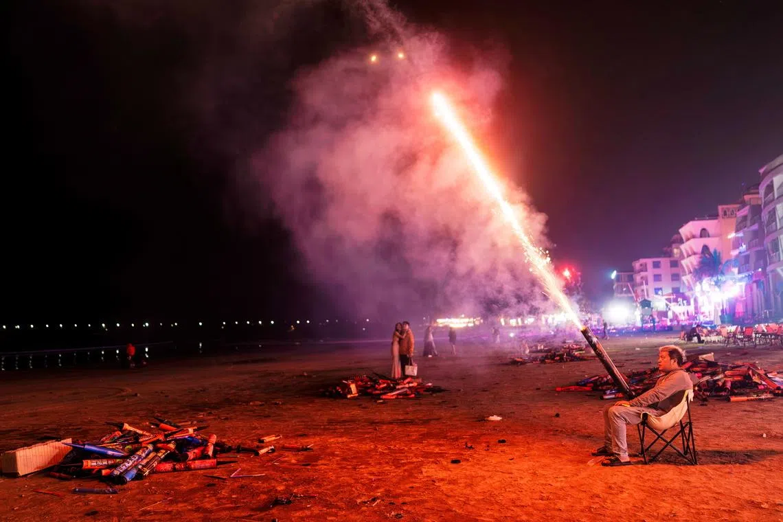 On a Chinese island, a sunny sanctuary for Russian tourists