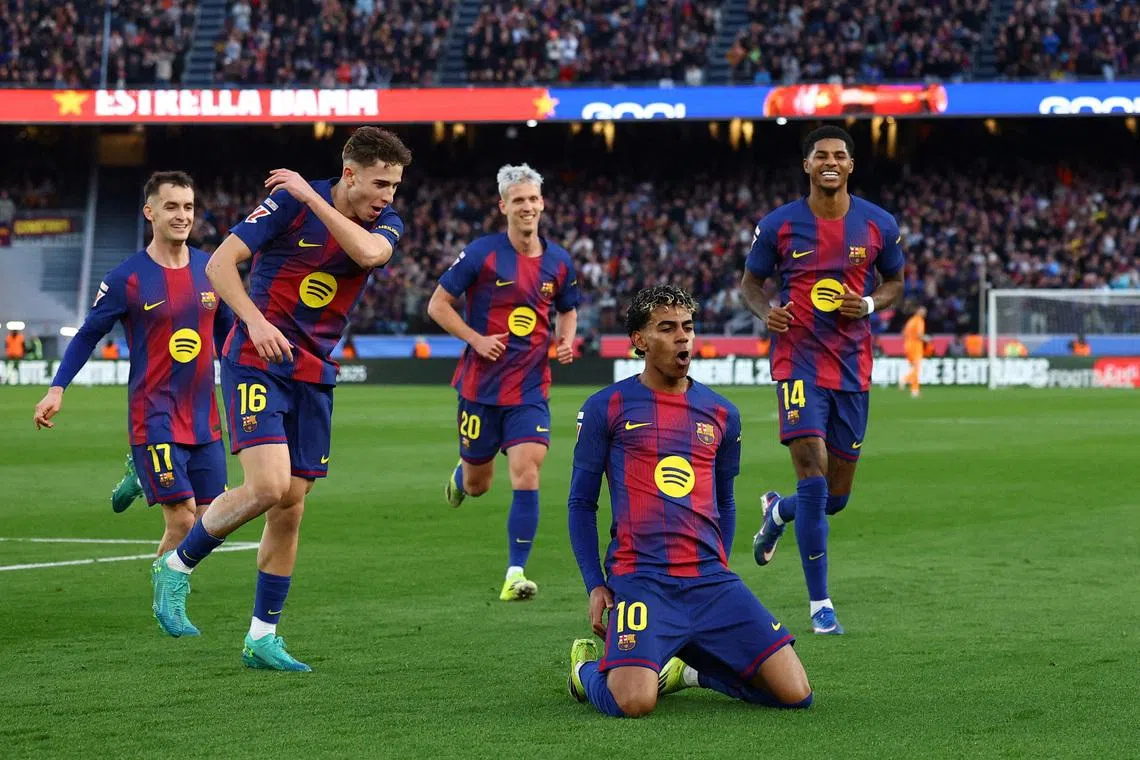 Soccer Football - LaLiga - FC Barcelona v RCD Mallorca - Spotify Camp Nou, Barcelona, Spain - February 7, 2026 FC Barcelona's Lamine Yamal celebrates scoring their second goal with FC Barcelona's Marc Casado, FC Barcelona's Dani Olmo, FC Barcelona's Fermin Lopez and FC Barcelona's Marcus Rashford REUTERS/Albert Gea