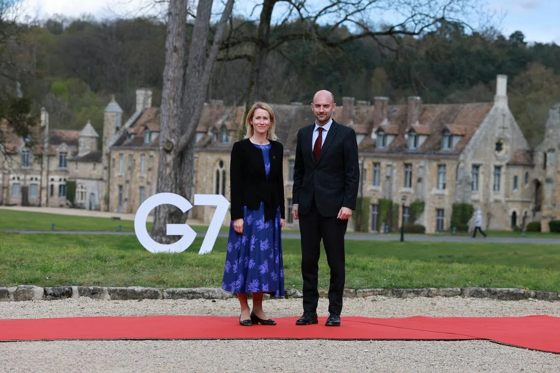 France's Minister for Europe and Foreign Affairs Jean-Noel Barrot and European Union High Representative for Foreign Affairs and Security Policy Kaja Kallas pose on the day of the G7 Foreign Ministers' Meeting at Vaux-de-Cernay Abbey in Cernay-la-Ville near Paris, France, March 26, 2026. REUTERS/Stephanie Lecocq