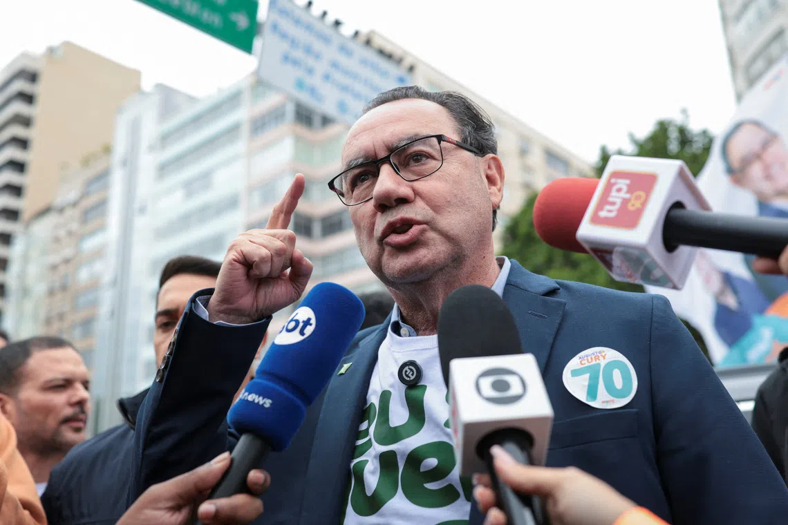 FILE PHOTO: Brazilian presidential candidate Augusto Cury of the Avante Party speaks to the press during an election campaign event in Copacabana, Rio de Janeiro, Brazil, September 7, 2026. REUTERS/Tita Barros/File Photo