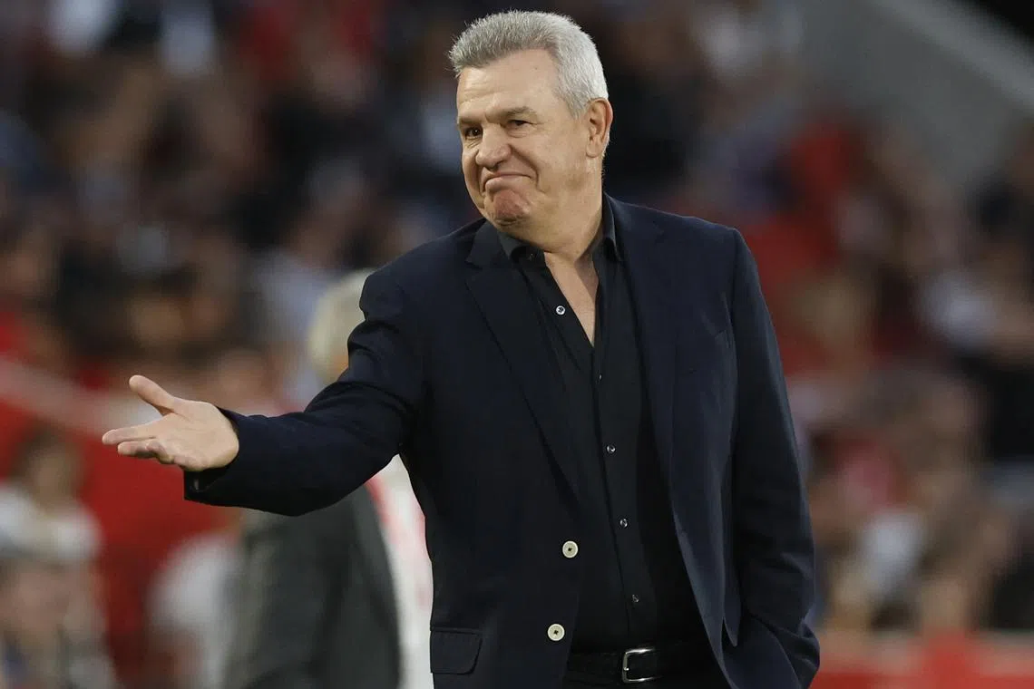 FILE PHOTO: Soccer Football - LaLiga - RCD Mallorca v Real Madrid - Son Moix, Palma de Mallorca, Spain - April 13, 2024 RCD Mallorca coach Javier Aguirre reacts REUTERS/Albert Gea/File Photo