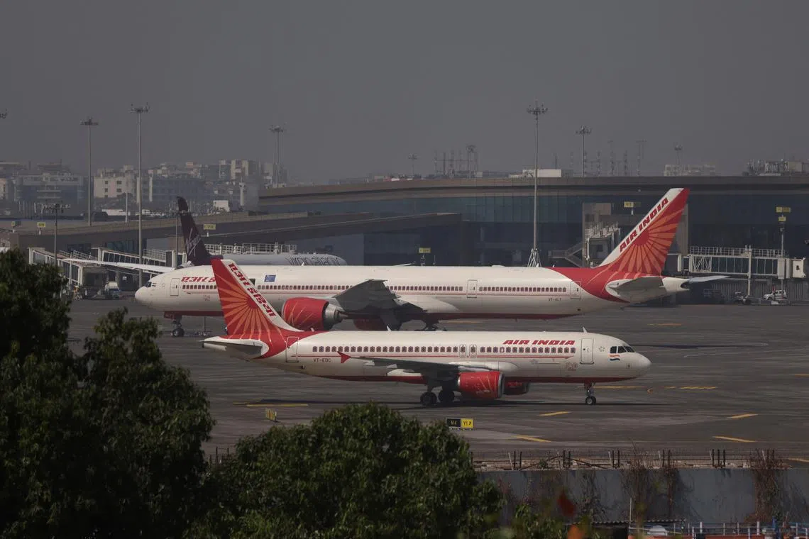 Airlines in India will need about 1,800 to 2,000 pilots and 4,000 to 5,000 cabin crew for new aircraft next year, said consulting group CAPA India.