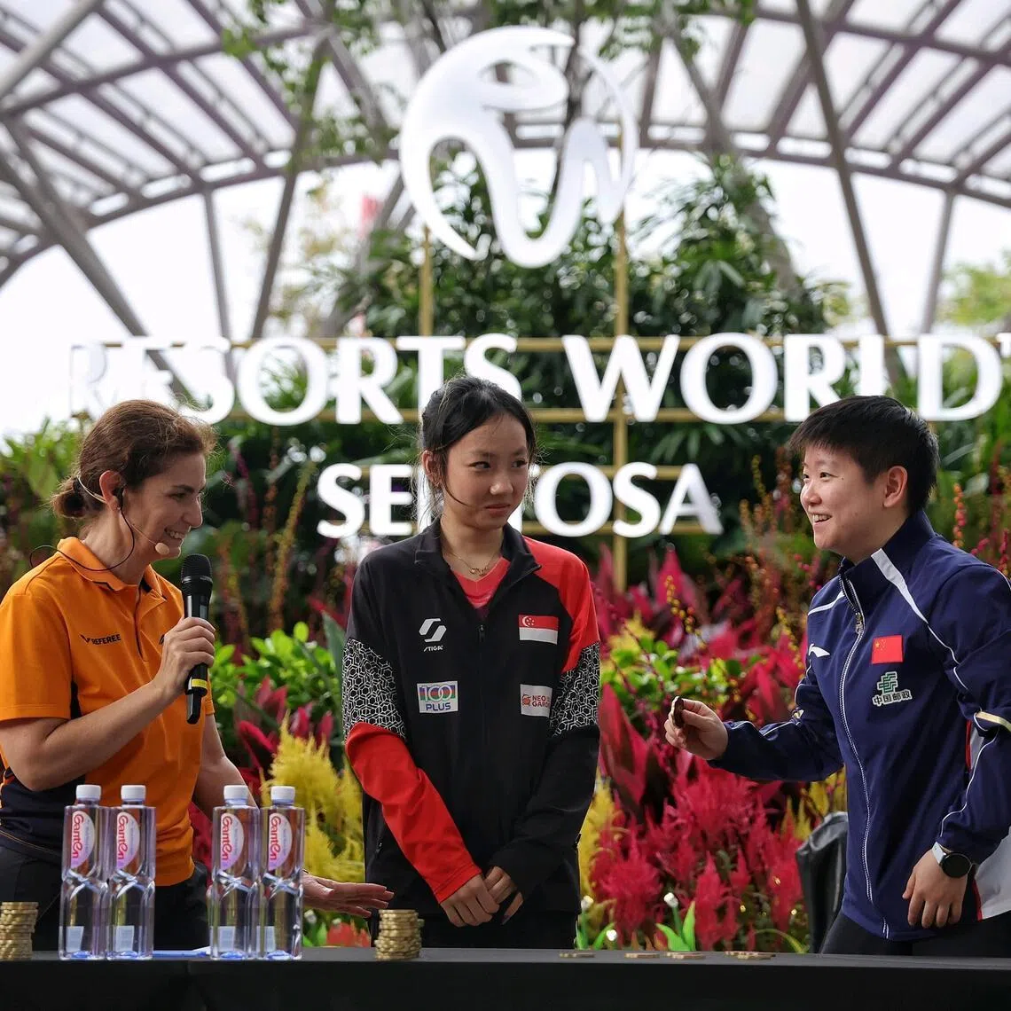 (From left) World Table Tennis match officials manager Tina Crotta, Ser Lin Qian of Singapore and Sun Yingsha of China at the draw for Singapore Smash at Resorts World Sentosa on Feb 20.