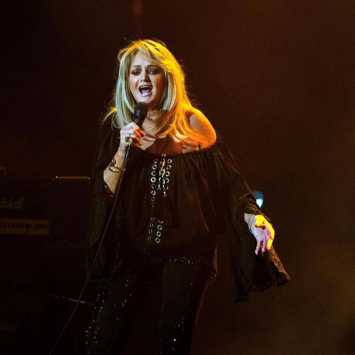 Bonnie Tyler at her concert in Marbella, Spain, in 2021.