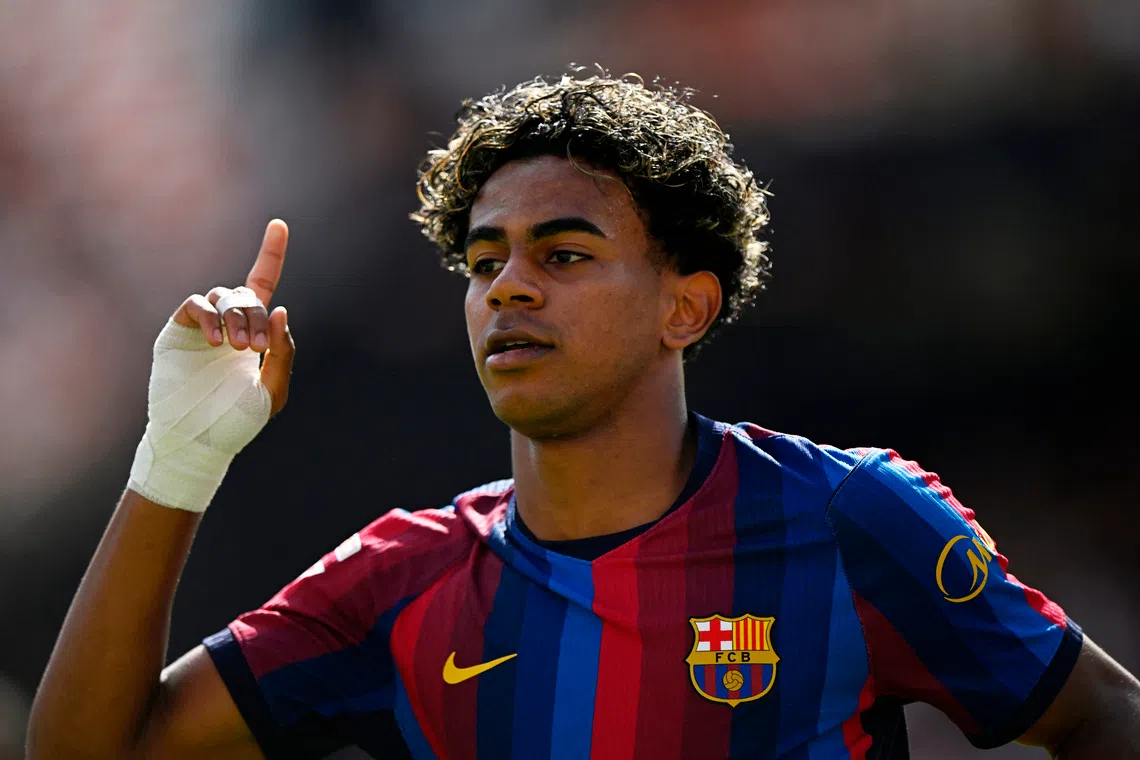 Soccer Football - LaLiga - Valencia v FC Barcelona - Estadio de Mestalla, Valencia, Spain - September 6, 2026 FC Barcelona's Lamine Yamal celebrates scoring their first goal REUTERS/Pablo Morano