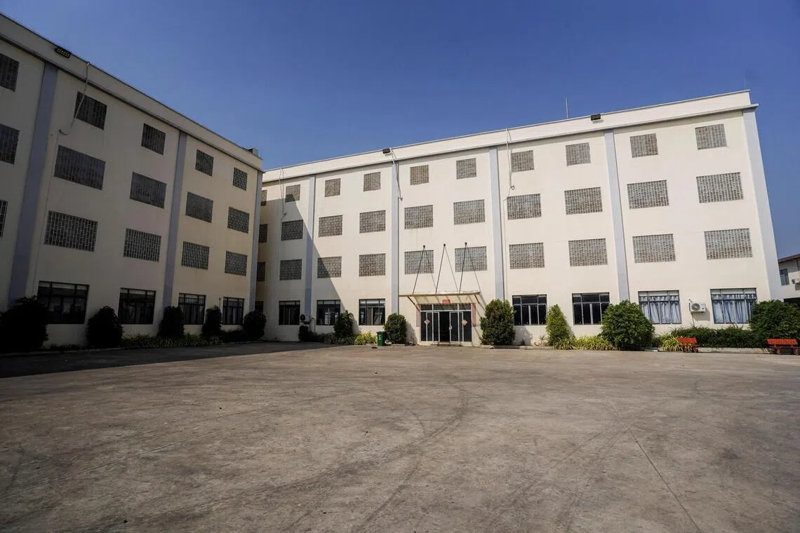 The FBI official said Chinese organised crime syndicates are targeting Americans with scams “every day”. 