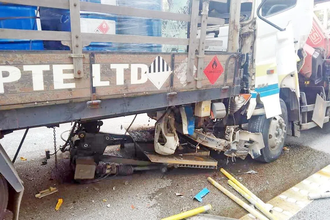The accident caused traffic congestion stretching as far as Jurong Pier Road, and lasted until noon.