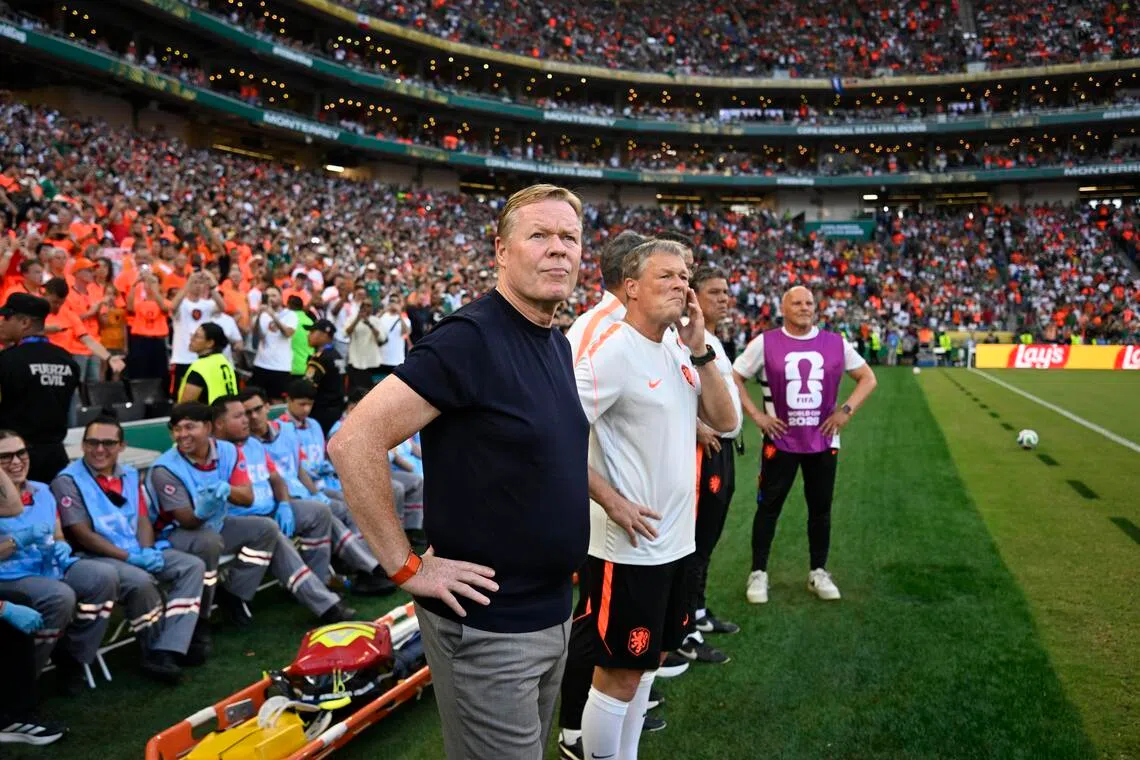 epa13074336 Netherlands head coach Ronald Koeman (C) looks on during the FIFA World Cup 2026 Round of 32 match Netherlands against Morocco, in Monterrey, Mexico, 29 June 2026.  EPA/MIGUEL SIERRA