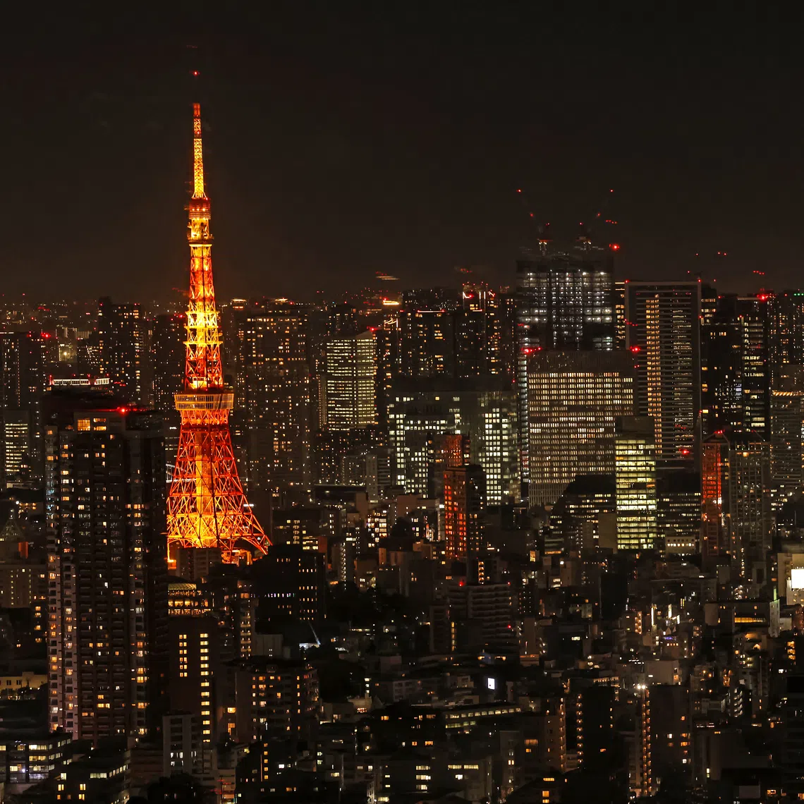 The drop in the overall average price for Tokyo and Chiba, Kanagawa and Saitama prefectures came as rising land prices in central Tokyo made it harder for developers to acquire sites.