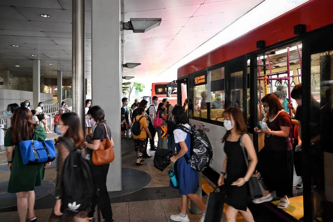 Commuters found bus services were less reliable last year than in 2021.