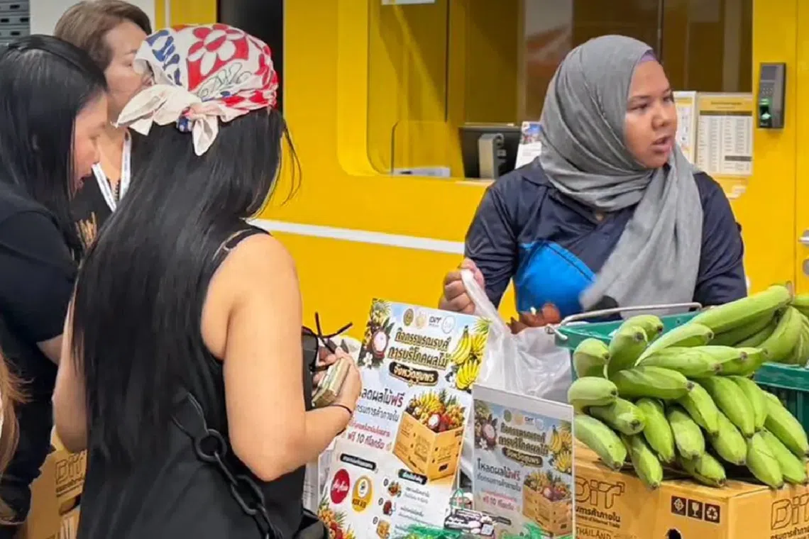 Seven airlines offer free 10kg fruit check-in at 20 Thai airports