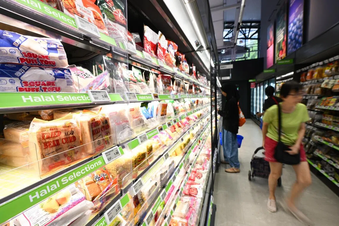 ST20260920_202671400660-Lim Yaohui-Yap Wei Qiang-wqntuc20/

Halal selection during grand opening ceremony of FairPrice Elias Mall on Sept 20, 2026. 

FairPrice Group (FPG) is introducing a new spin on heartland grocery shopping with the opening of our newest FairPrice outlet at Elias Mall. 

With nearly half the store dedicated to Fresh, Chilled and Frozen products, shoppers will be able to enjoy the familiarity and customisation services of traditional wet markets combined with the convenience and value of a modern 24-hour supermarket.

(ST PHOTO: LIM YAOHUI)