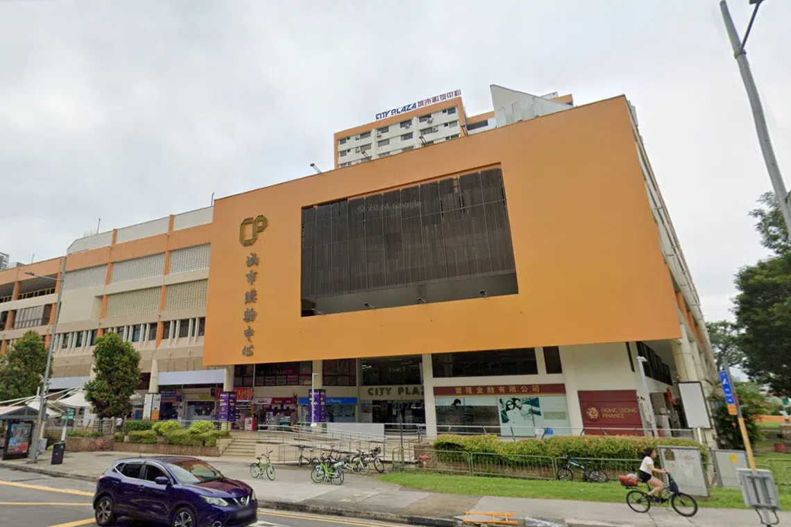 The police were alerted to an incident at 810 Geylang Road at 9.20am.