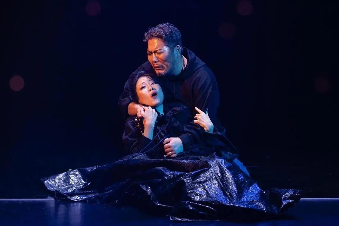 tlverdi19 - Korean soprano Renata Hann and Korean baritone Min Seung Kang in New Opera Singapore's staging of Verdi's Rigoletto

Credit and copyright: New Opera Singapore