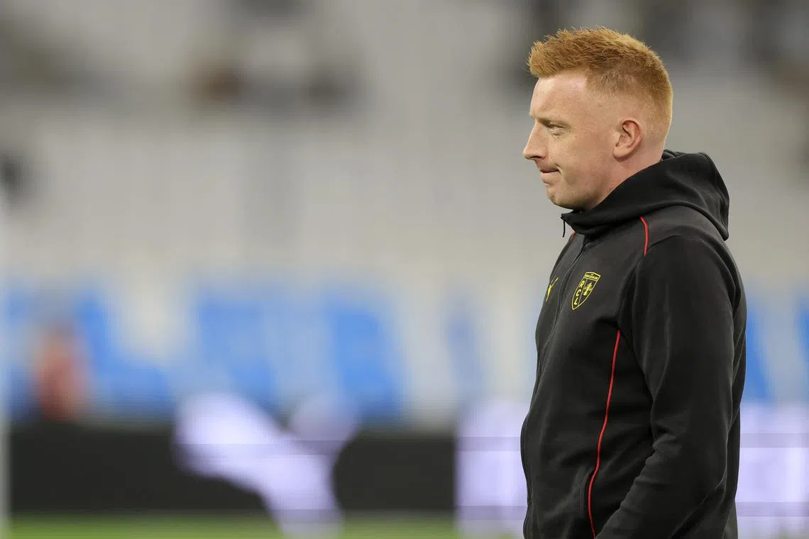 Soccer Football - Ligue 1 - Olympique Marseille v RC Lens - Orange Velodrome, Marseille, France - March 8, 2025 RC Lens coach Will Still during the warm up before the match REUTERS/Manon Cruz/File Photo
