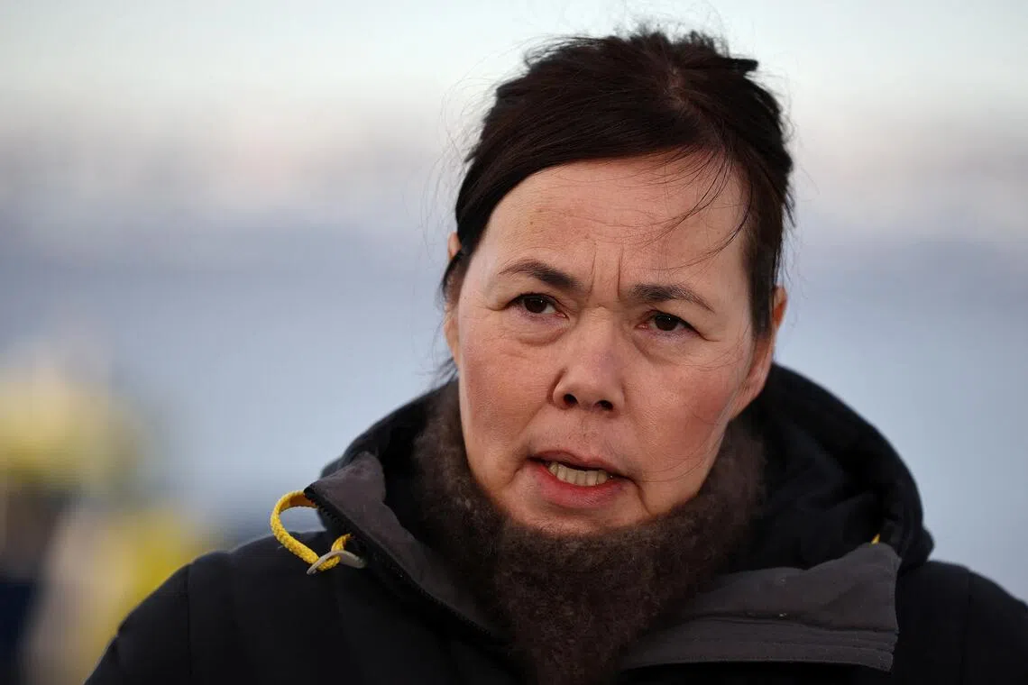 The departure of Greenland's Siumut party from the coalition means that Greenlandic Foreign Minister Vivian Motzfeldt - who has played a key role in diplomatic talks with the US - will leave her post, said reports.