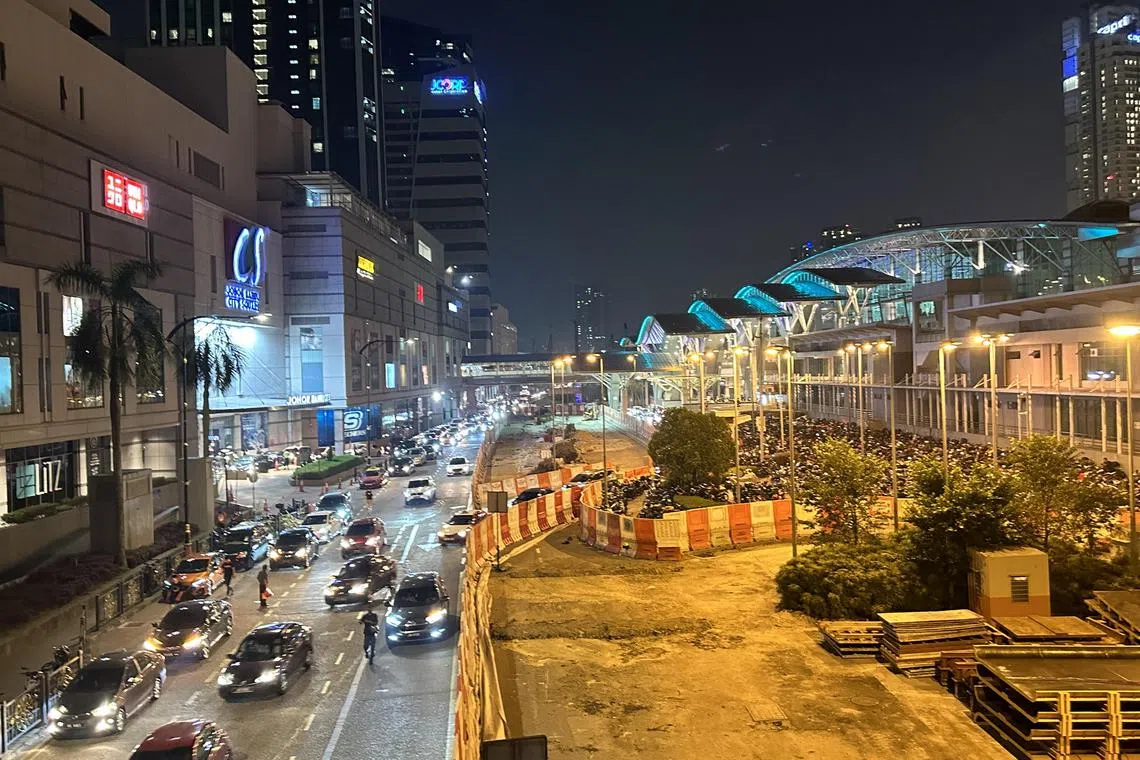 Chief Minister Onn Hafiz Ghazi requested that the works be deferred until the end of the school holidays.