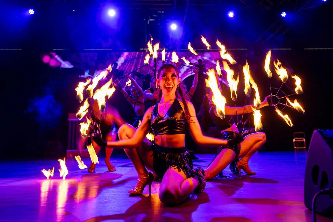 Lai Frisque Yi Xia Leh! will feature acrobatics, juggling and more.