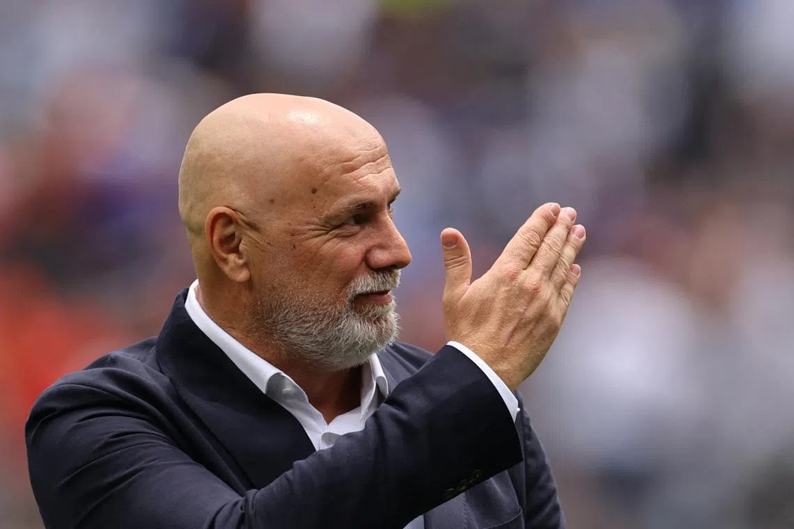 Soccer Football - FIFA World Cup 2026 - Group B - Switzerland v Bosnia and Herzegovina - Los Angeles Stadium, Inglewood, California, U.S. - June 18, 2026 Bosnia and Herzegovina coach Sergej Barbarez reacts at half time REUTERS/Daniel Cole