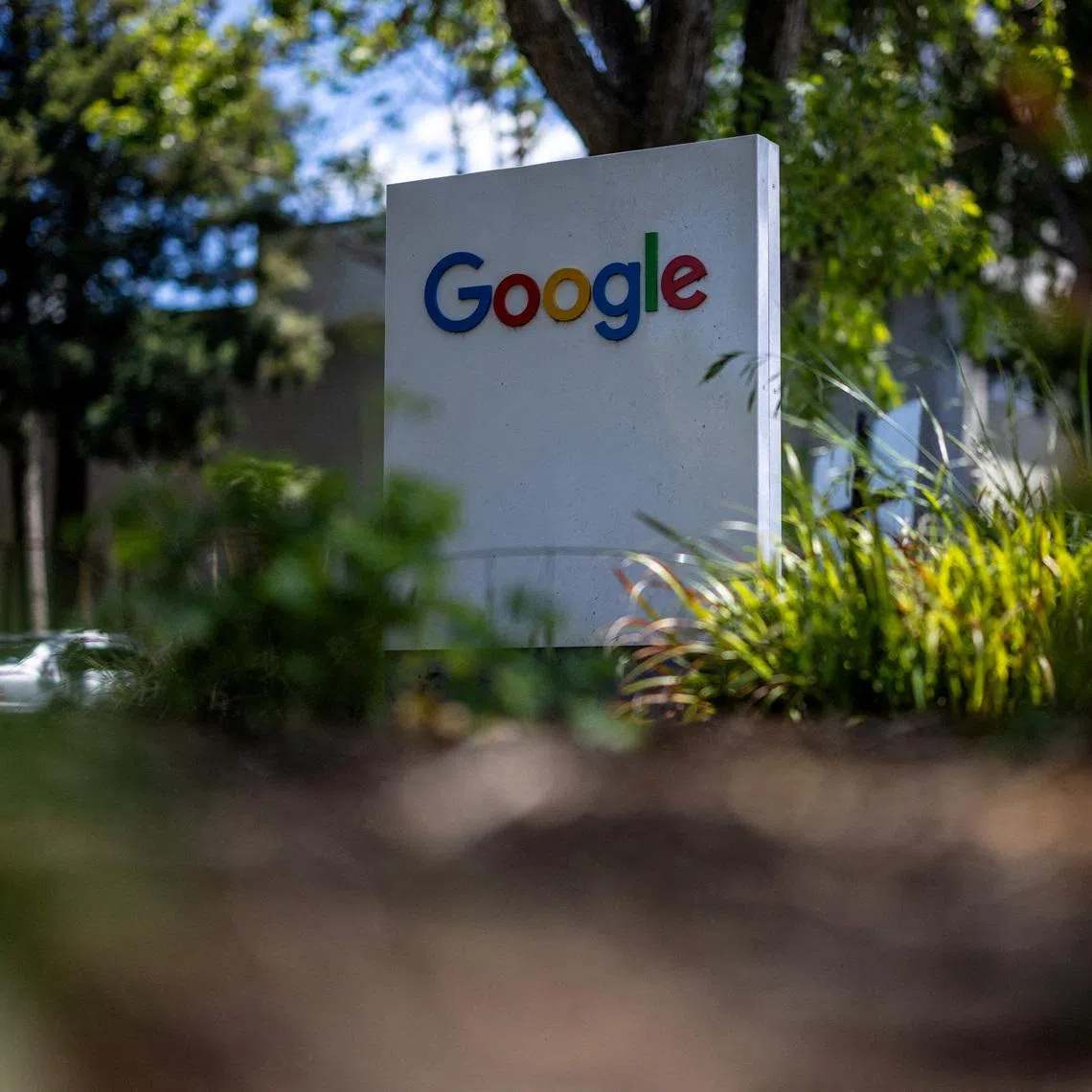 Prosecutors said Ding Linwei stole information that lets Google's supercomputing data centres train large AI models.