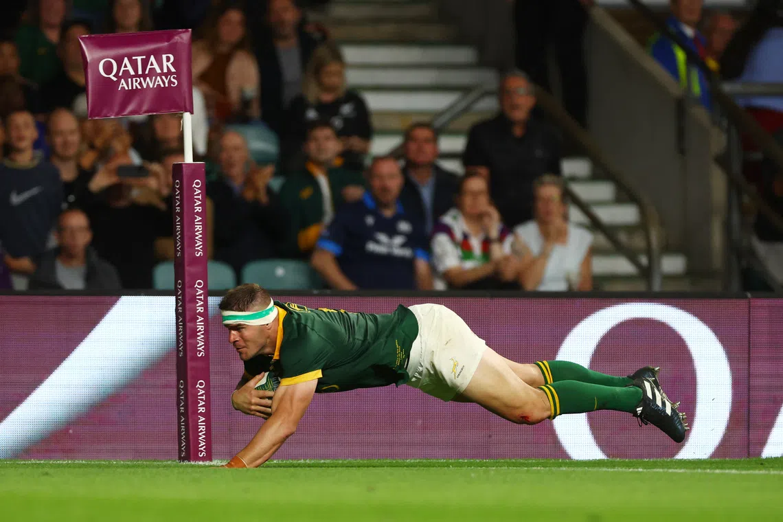 Rugby Union - New Zealand v South Africa - World Cup warm-up - Twickenham Stadium, London, Britain - August 25, 2023 South Africa's Malcolm Marx scores a try Action Images via Reuters/Matthew Childs