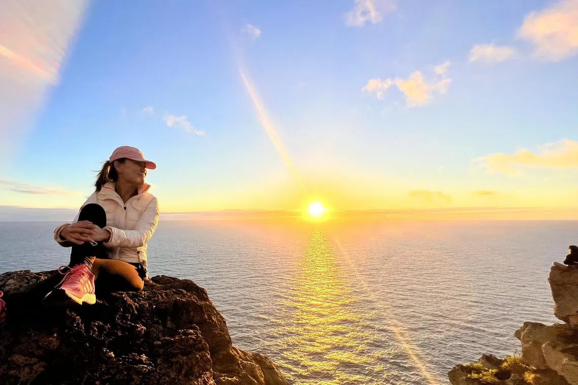 Loretta Chen lives in East Honolulu where she often enjoys watching the sunrise.