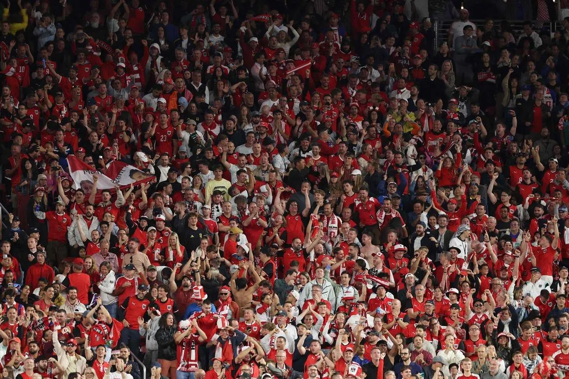 The total attendance through six days sits at 1,309,652 (65,483 average).