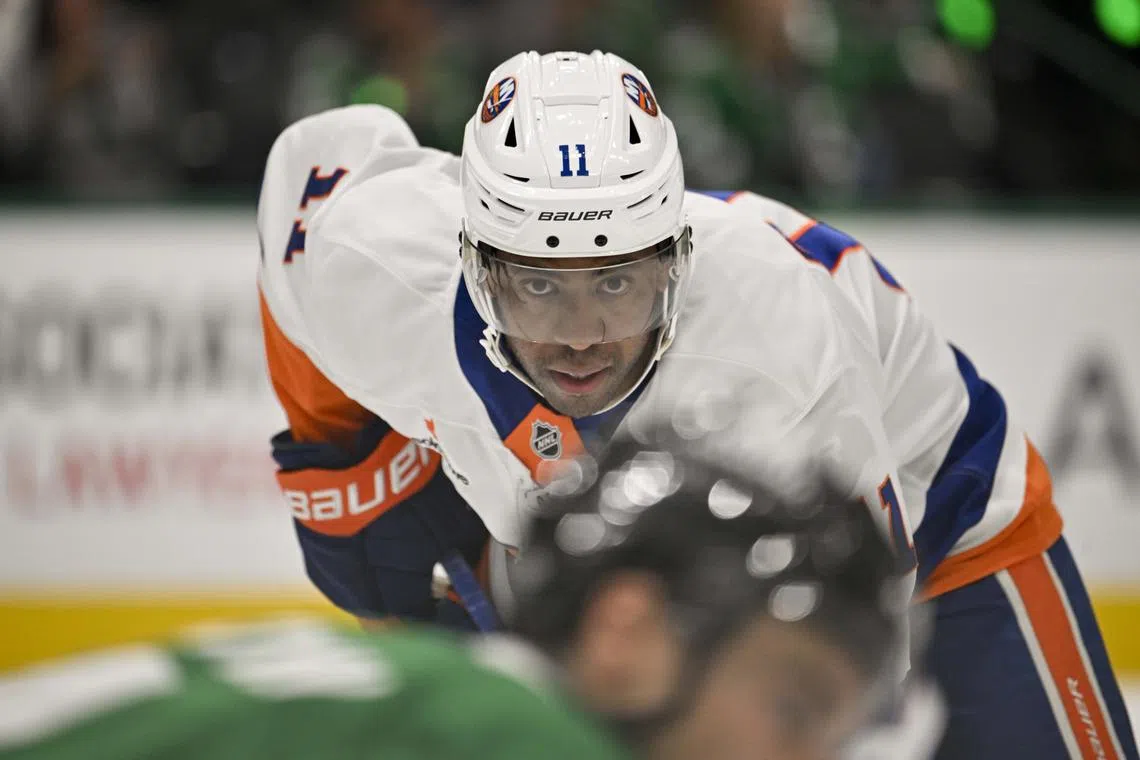 FILE PHOTO: Oct 12, 2024; Dallas, Texas, USA; New York Islanders left wing Anthony Duclair (11) in action during the game between the Dallas Stars and the New York Islanders at the American Airlines Center. Mandatory Credit: Jerome Miron-Imagn Images/File Photo