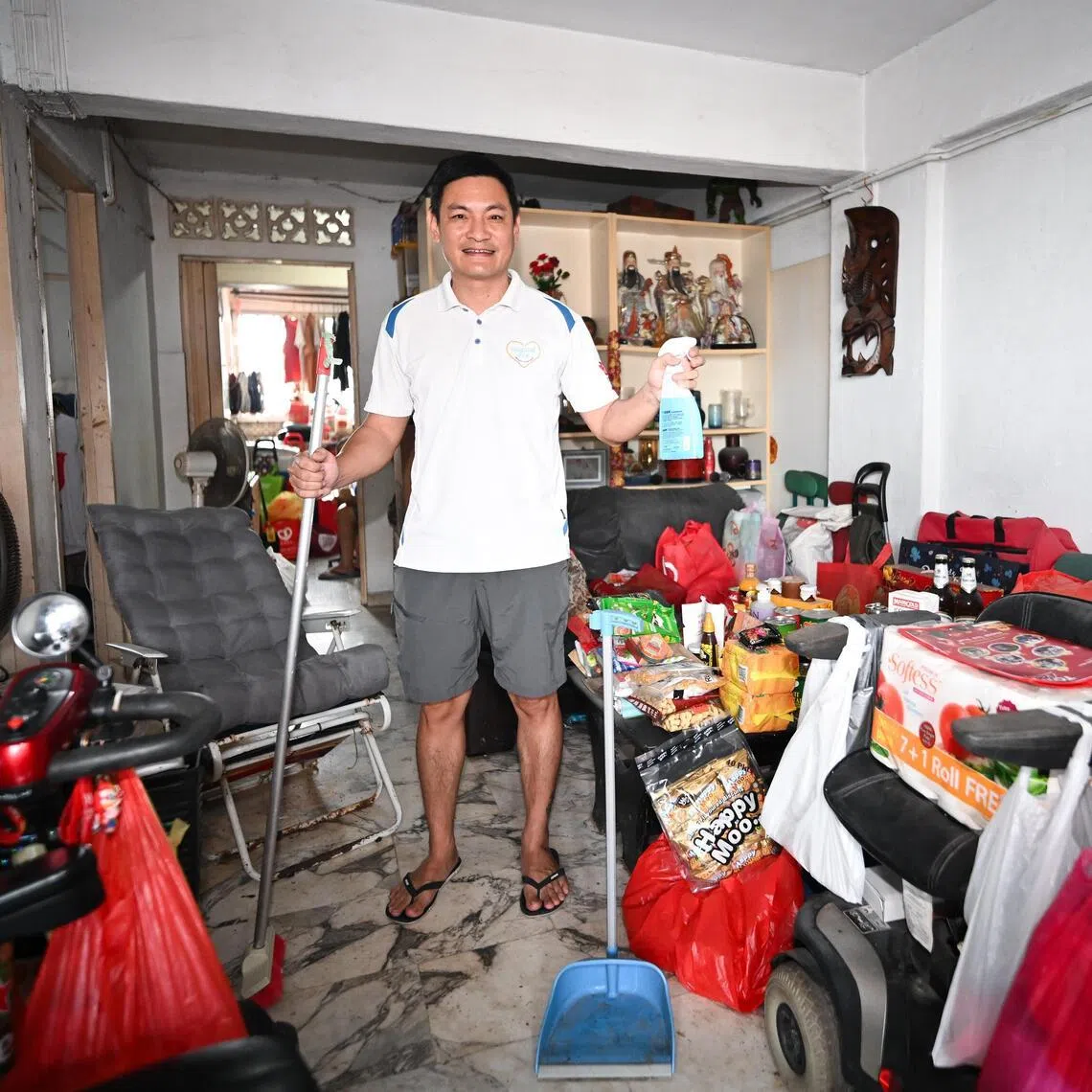 ST20251228-202587200322-Lim Yaohui-Elisha Tushara-etsteven05/

Mr Steven Goh, 47, founder of non-profit organisation, Helping Joy, posing for a photograph before decluttering a resident's home with his team of volunteers in Boon Lay Avenue on Dec 28, 2025.  

One of ST's Singaporean of the Year finalists - Steven Goh. He is the founder of non-profit organisation, Helping Joy, which helps the needy on a long term basis. They offer help to those living in cluttered environments, unhealthy conditions, and also those who need help to restore their homes to a healthy state.

(ST PHOTO: LIM YAOHUI)