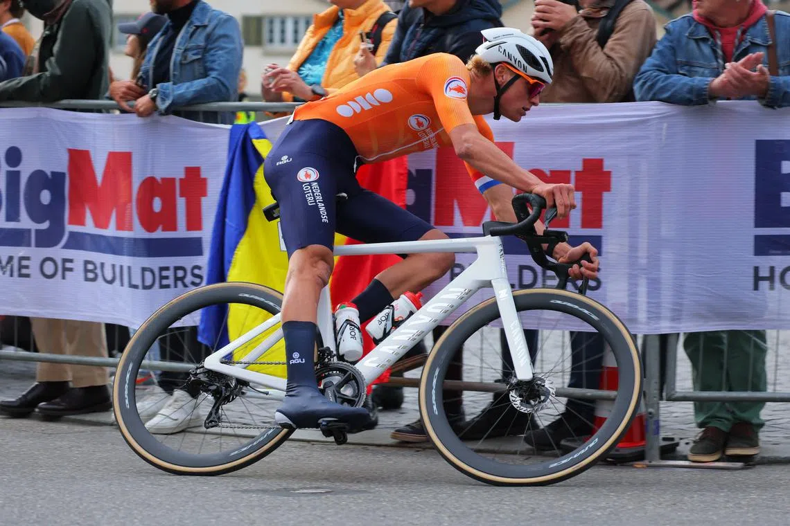 FILE PHOTO: Cycling - UCI World Championships 2024 - Men's Elite Road Race - Zurich, Switzerland - September 29, 2024 Netherlands' Mathieu van der Poel in action REUTERS/Denis Balibouse/File Photo