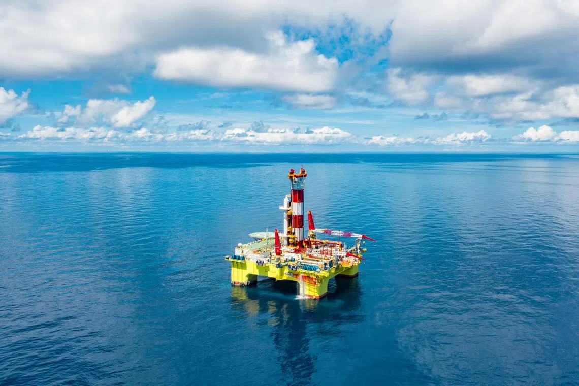 An oilfield was discovered in the South China Sea, and it has proven oil and gas reserves reaching 102 million tonnes of oil equivalent.