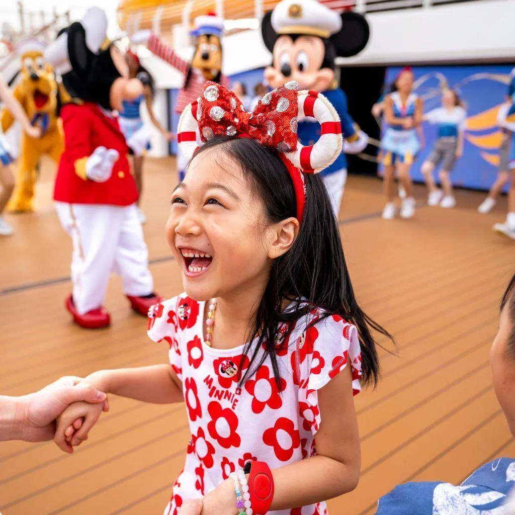 Disney Adventure Captain Mickey and Minnie