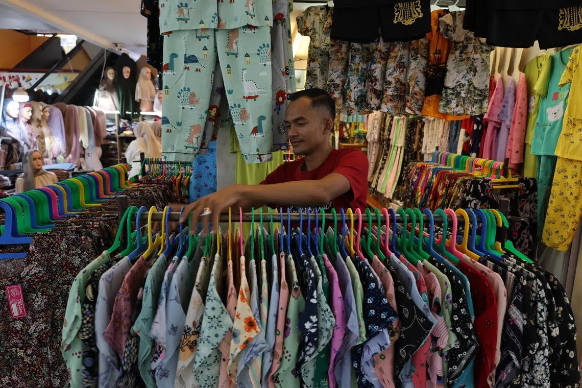 Prolonged rolling blackouts squeeze small businesses in Kalimantan