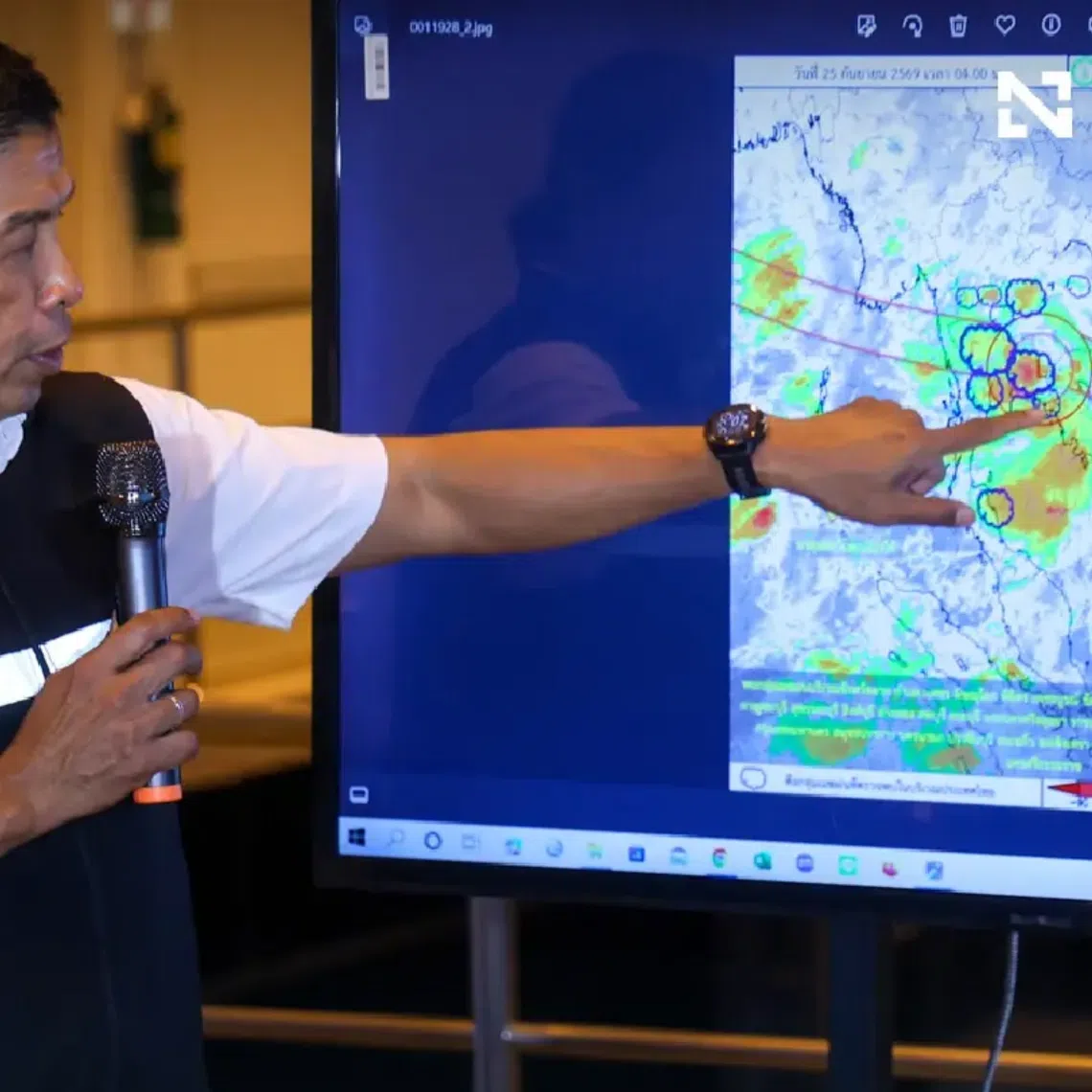 The most closely watched areas include Min Buri, Lat Krabang and Sai Mai, where a lingering low-pressure system has brought widespread rain and kept drainage canals close to capacity.