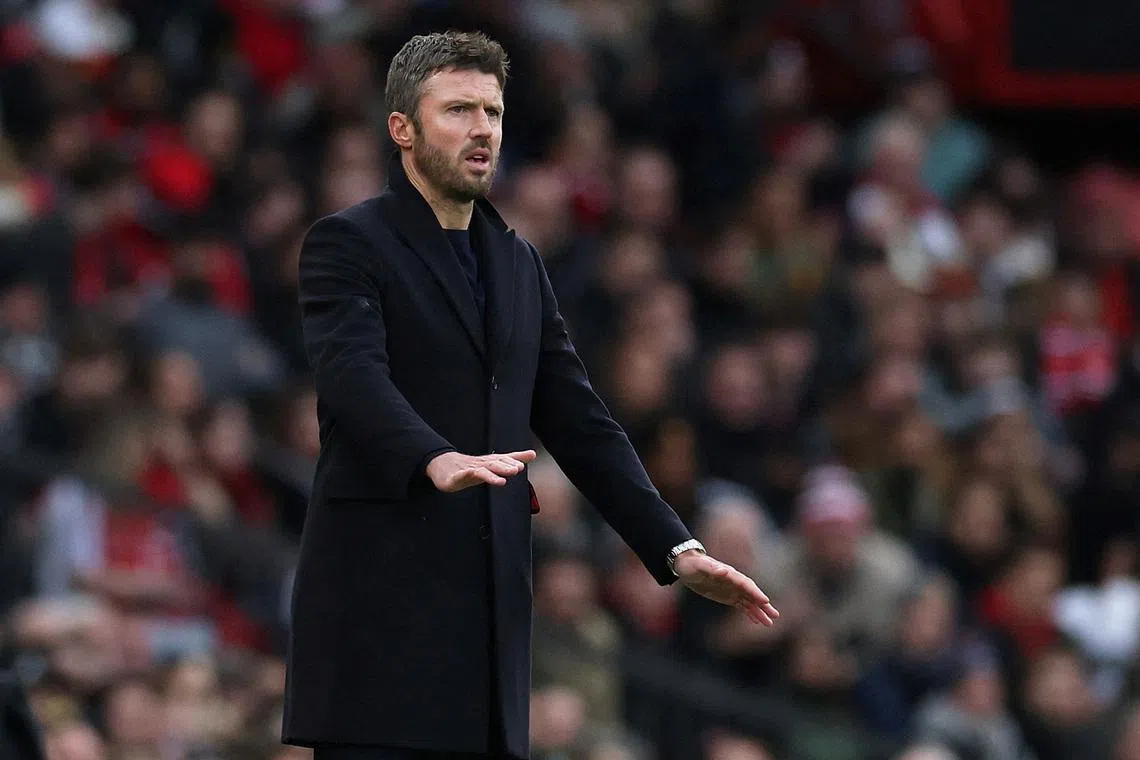 Carrick keeping feet on the ground as Man Utd visit leaders Arsenal